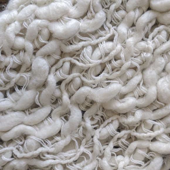 💕HOST PICK💕 Fluffy Scarf - Picture 5 of 6